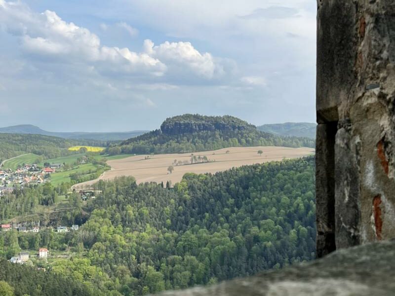 Blick von der Festung Königstein. Unterwegs im Elbsandsteingebirge bei Dresden. Foto: Gerhard von Kapff