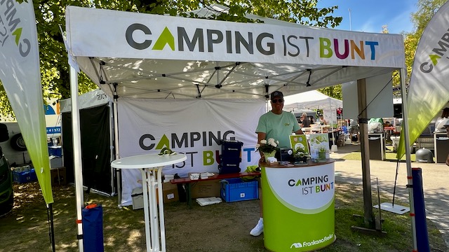 Holger Merklein stellt die Initiative für rücksichtsvolles Miteinander auf Campingplätzen bei den Fränkischen Camper Tagen im SeeCamping Langlau vor. Foto: Gerhard von Kapff
